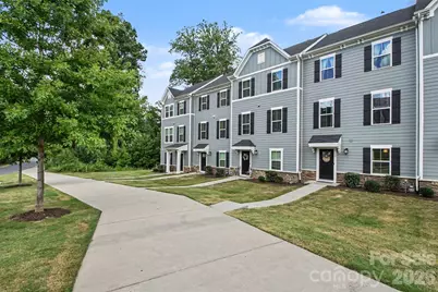 4518 Valley Walk Drive, Charlotte, NC 28216 - Photo 2