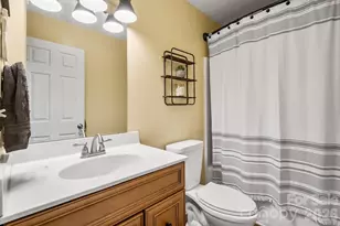 47 Fox Rd, Asheville, NC 28804 - Photo 18