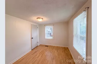 1017 White Lane, Gastonia, NC 28052 - Photo 4