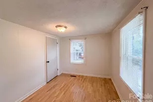 1017 White Ln, Gastonia, NC 28052 - Photo 4