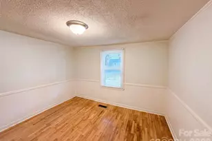 1017 White Ln, Gastonia, NC 28052 - Photo 12