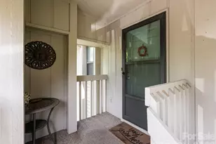 1406 Abbey Cir, Asheville, NC 28805 - Photo 4