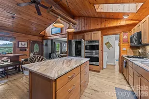 263 Pilgrims Ln, Burnsville, NC 28714 - Photo 4