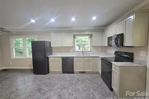 733 Crestwood Ave, Gastonia, NC 28054 - Photo 4