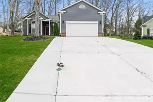 11358 Clayford Ridge, Charlotte, NC 28215 - Photo 2