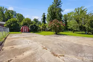 5218 Dolphin Ln, Charlotte, NC 28215 - Photo 38