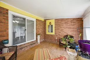 5218 Dolphin Ln, Charlotte, NC 28215 - Photo 32