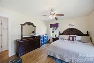5218 Dolphin Ln, Charlotte, NC 28215 - Photo 20