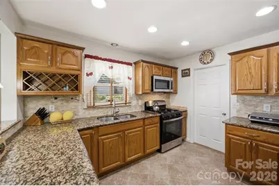 5218 Dolphin Lane, Charlotte, NC 28215 - Photo 8