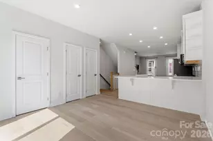 408 Tristram Ln, Charlotte, NC 28205 - Photo 10