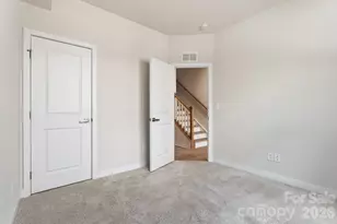 408 Tristram Ln, Charlotte, NC 28205 - Photo 6