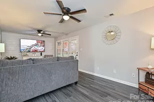 8069 Regent Park Ln, Charlotte, NC 28210 - Photo 10
