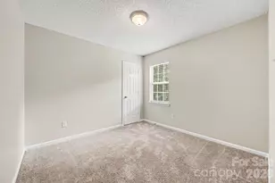 302 Touch Me not Ln, Charlotte, NC 28216 - Photo 10