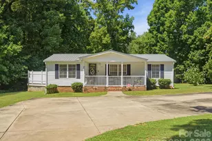 5766 Adicks Ct, York, SC 29745 - Photo 2