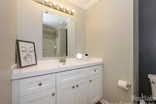 15583 Stronvar House Ln, Charlotte, NC 28277 - Photo 32