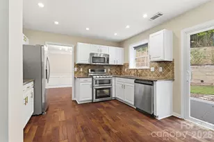 14339 Crown Harbor Dr, Charlotte, NC 28278 - Photo 8