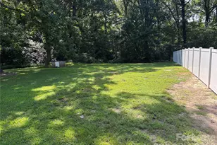 1613 Boy Scout Rd, Lincolnton, NC 28092 - Photo 2