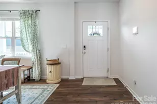 596 Country Oak Dr, Asheville, NC 28804 - Photo 6