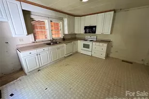 215 Factory St, Biscoe, NC 27209 - Photo 8