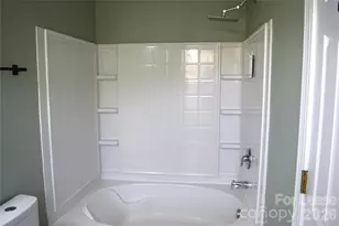 6321 Park Creek Dr, Charlotte, NC 28262 - Photo 28
