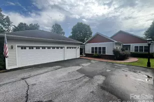 150 Holly Springs Rd, Hendersonville, NC 28729 - Photo 2