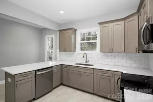 701 S York St, Gastonia, NC 28052 - Photo 4