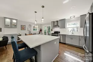 7439 Watercrest Rd, Charlotte, NC 28210 - Photo 6