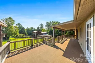 708 Loop Rd, Hendersonville, NC 28792 - Photo 4