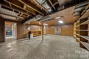 708 Loop Rd, Hendersonville, NC 28792 - Photo 22