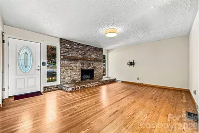708 Loop Road, Hendersonville, NC 28792 - Photo 2