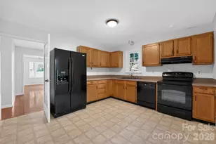 8316 Summerglen Cir, Charlotte, NC 28227 - Photo 10
