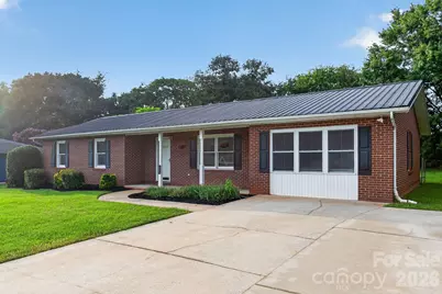 2504 Ashford Drive, Newton, NC 28658 - Photo 1