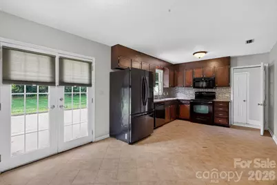 2504 Ashford Drive, Newton, NC 28658 - Photo 10