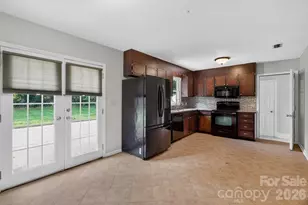 2504 Ashford Dr, Newton, NC 28658 - Photo 10