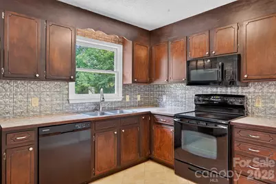 2504 Ashford Drive, Newton, NC 28658 - Photo 12