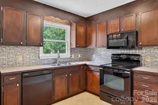 2504 Ashford Dr, Newton, NC 28658 - Photo 12
