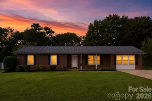 2504 Ashford Dr, Newton, NC 28658 - Photo 2