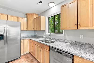 5810 Ness Court, Charlotte, NC 28208 - Photo 10
