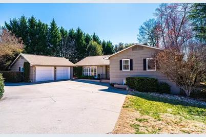 2035 2nd Street NW, Hickory, NC 28601 - Photo 2