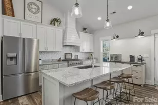 9464 Riviera Dr, Sherrills Ford, NC 28673 - Photo 8