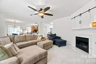 9716 Southampton Commons Dr, Charlotte, NC 28277 - Photo 16