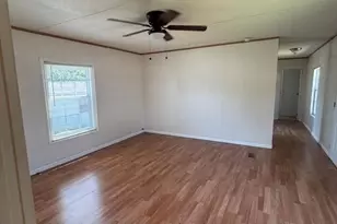 10111 Piney Creek Ct, Charlotte, NC 28215 - Photo 8
