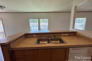 10111 Piney Creek Ct, Charlotte, NC 28215 - Photo 4