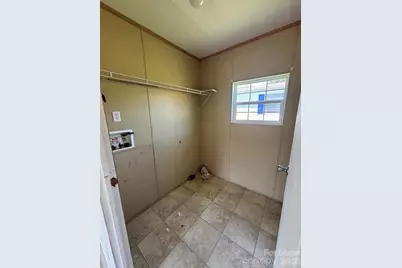 10111 Piney Creek Court, Charlotte, NC 28215 - Photo 16