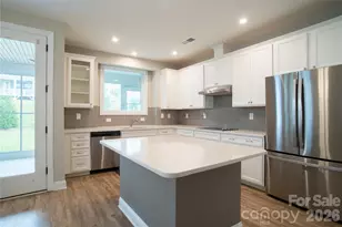 9038 Daring Ct, Charlotte, NC 28215 - Photo 4