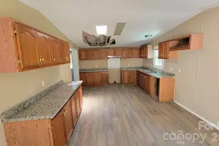 5401 Creek Run Ct, Bessemer City, NC 28086 - Photo 6
