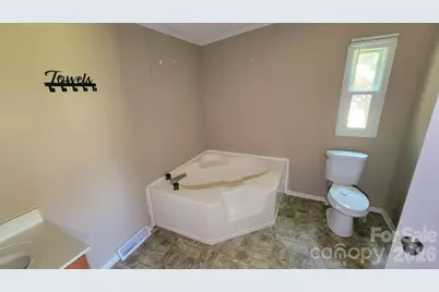 5401 Creek Run Court, Bessemer City, NC 28086 - Photo 14