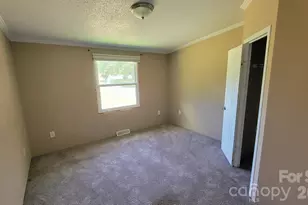 5401 Creek Run Ct, Bessemer City, NC 28086 - Photo 10