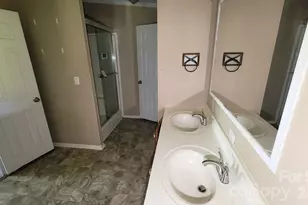 5401 Creek Run Ct, Bessemer City, NC 28086 - Photo 12