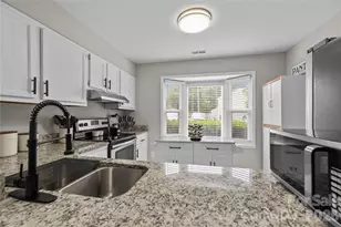 8407 Rust Wood Pl, Charlotte, NC 28227 - Photo 6